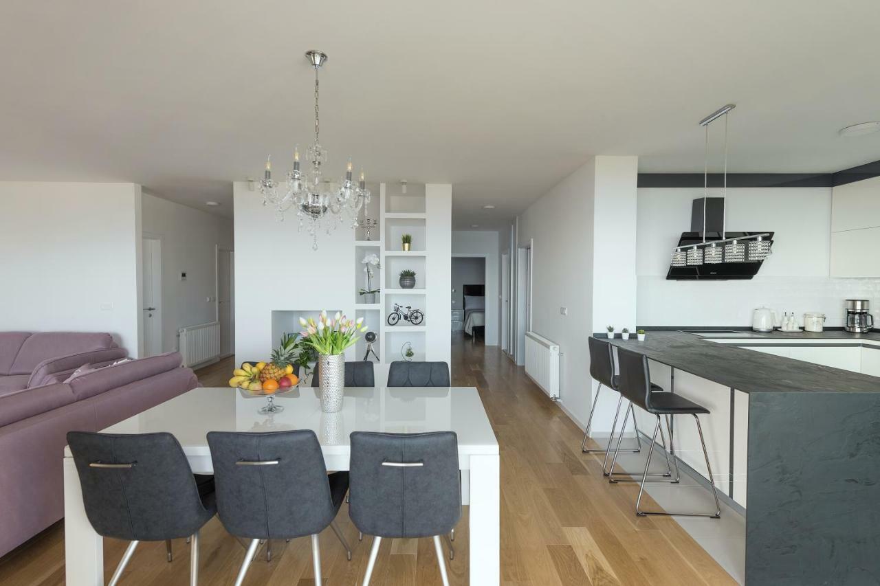 Апартаменти Penthouse Jure Макарська Екстер'єр фото